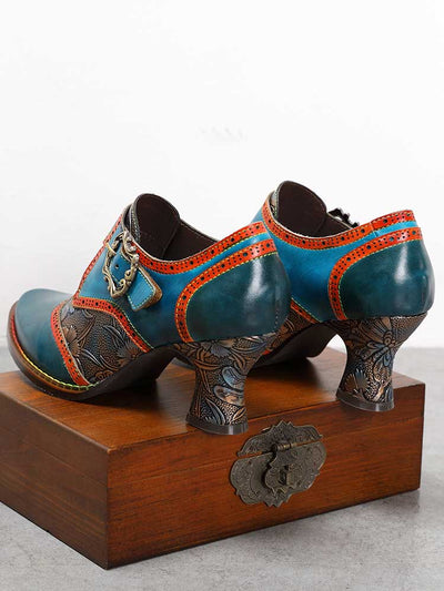 Zapatos de tacón alto de cuero repujado a mano 