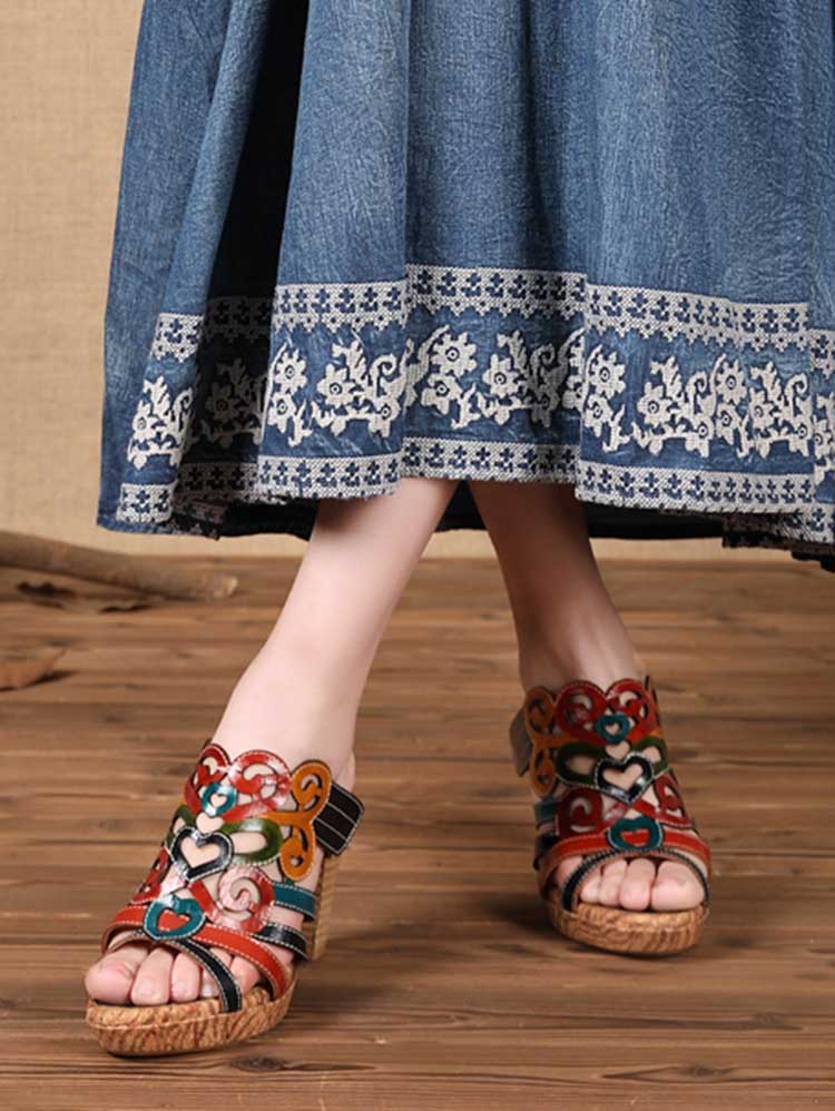 Sandalias de tacón retro multicolor hechas a mano 