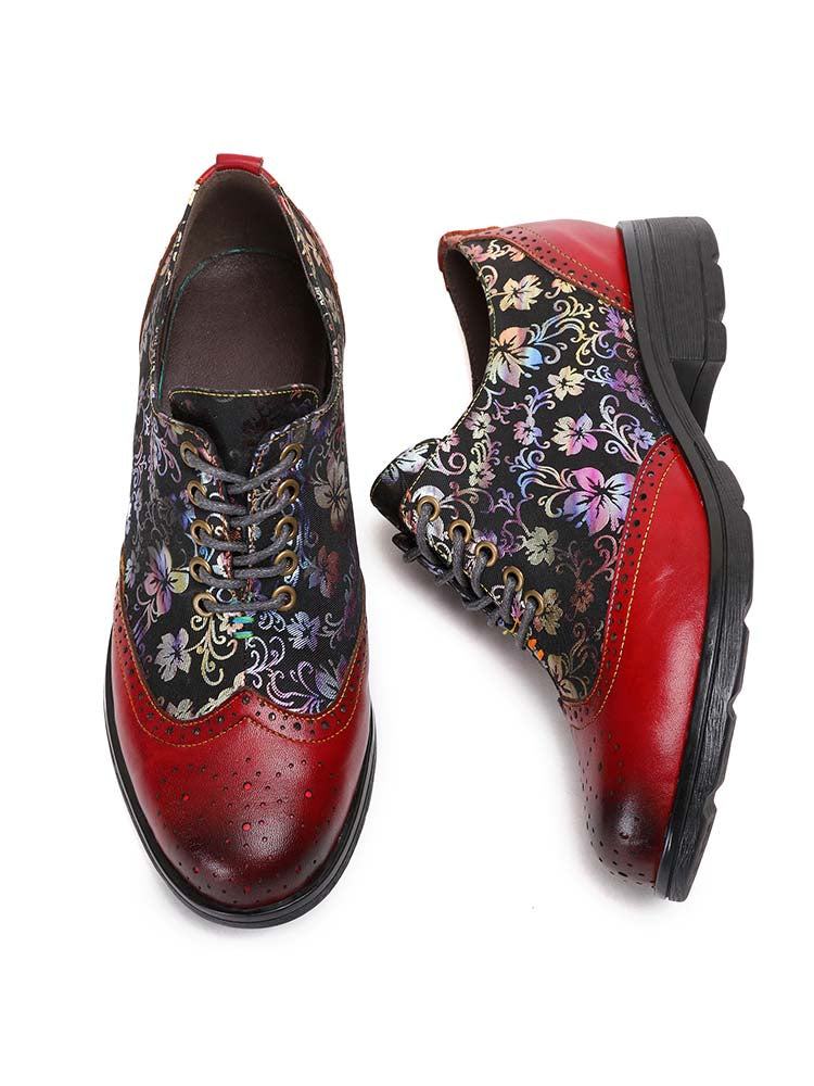 Zapatos hechos a mano con patrón de flores