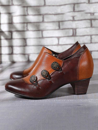 Chaussures à talons bas en cuir peintes à la main
