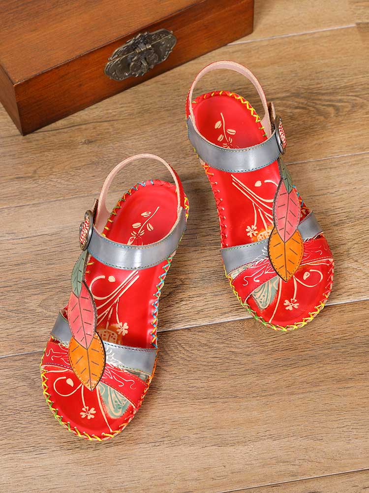 Sandalias con costuras en relieve floral retro 