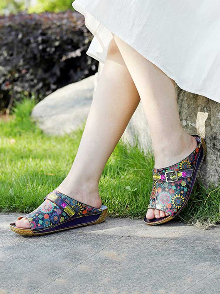 Sandales plates faites à la main à imprimé de fleurs rétro 