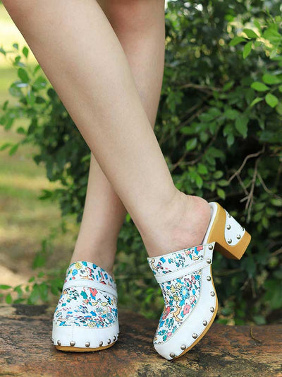 Sandalias con estampado floral fresco y punta redonda hechas a mano 